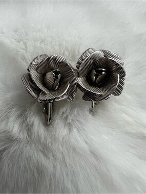 Vintage Coro Mesh Floral Clip On Earrings